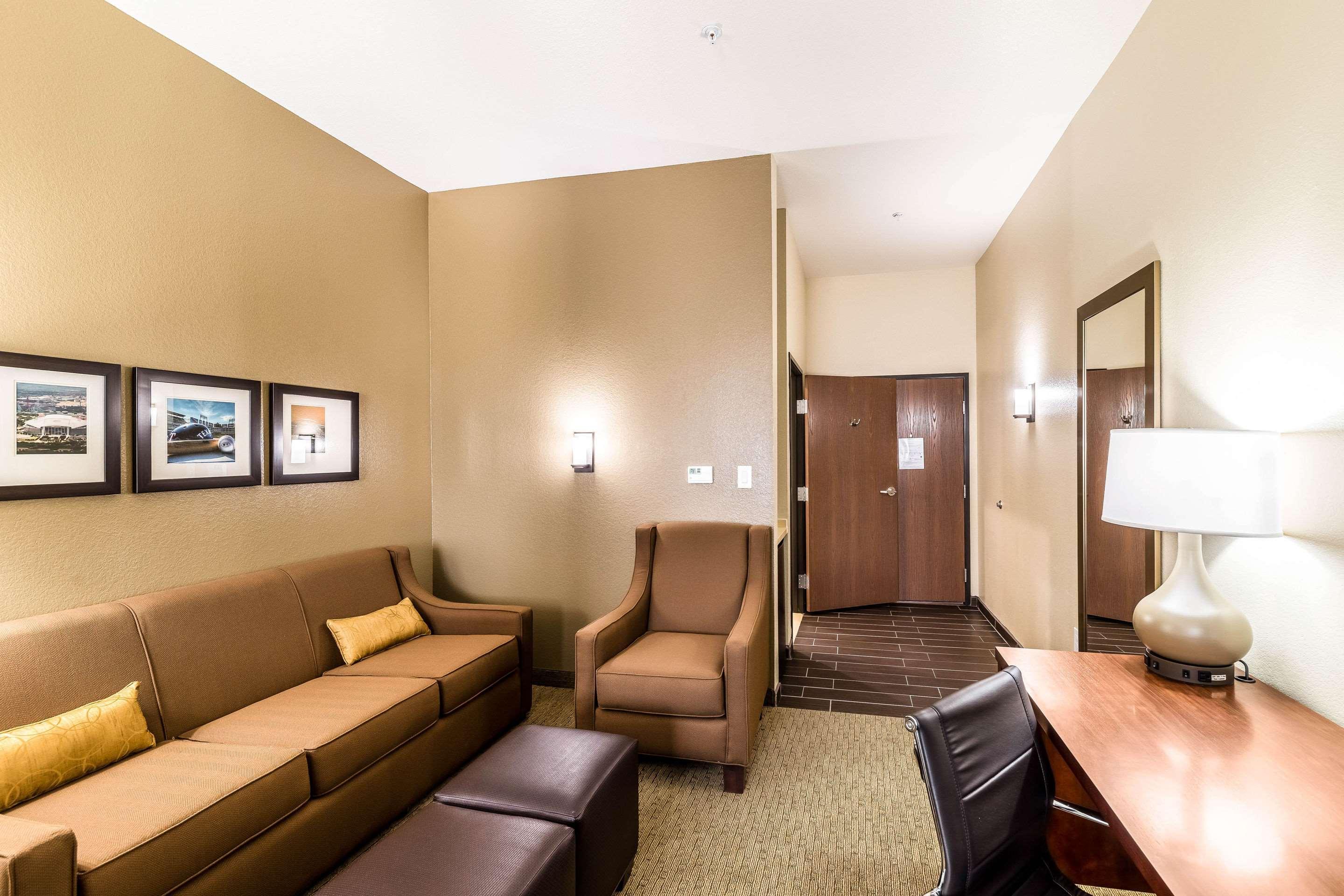 Comfort Suites Grand Prairie - Arlington North Екстер'єр фото