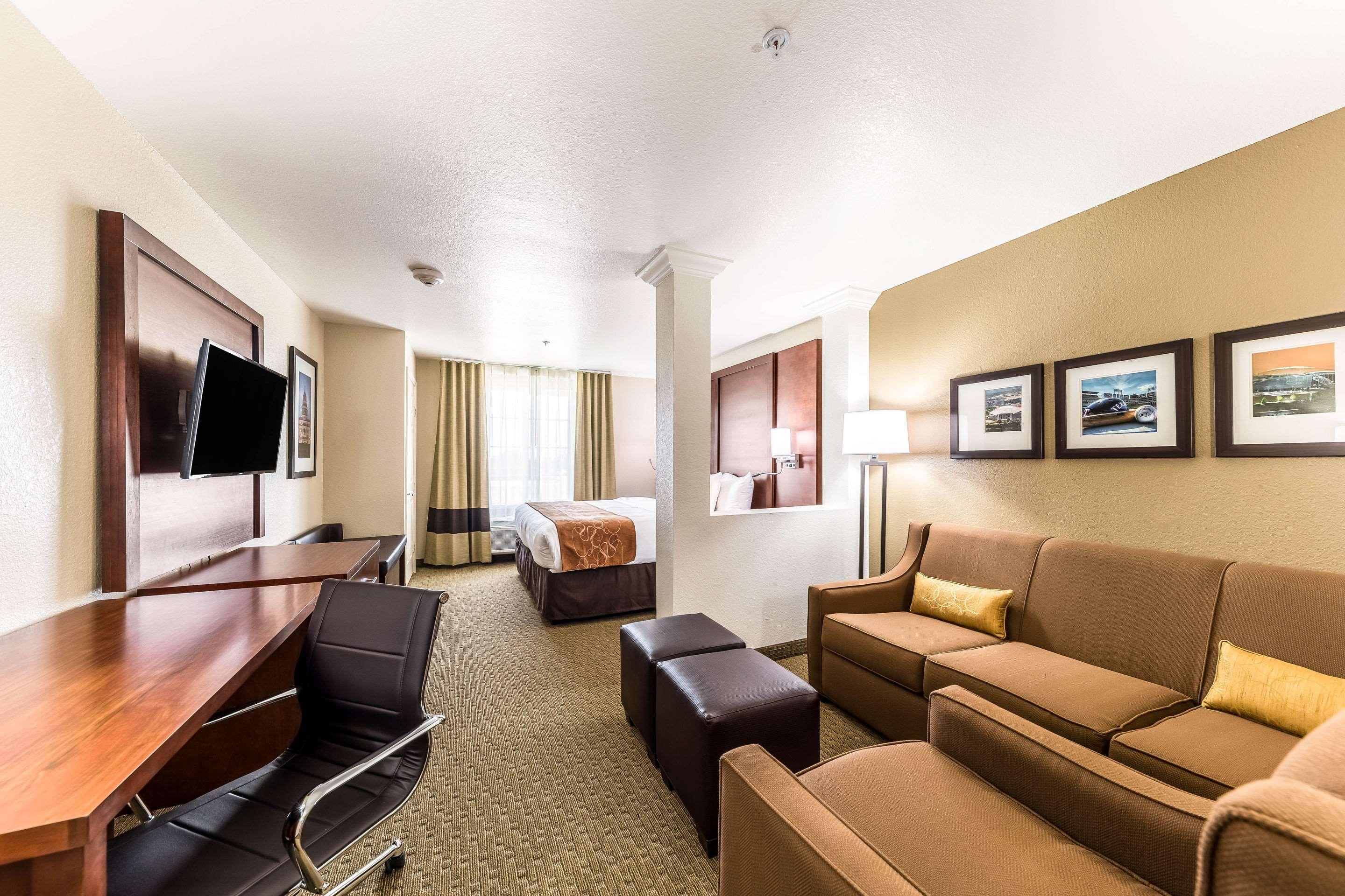 Comfort Suites Grand Prairie - Arlington North Екстер'єр фото