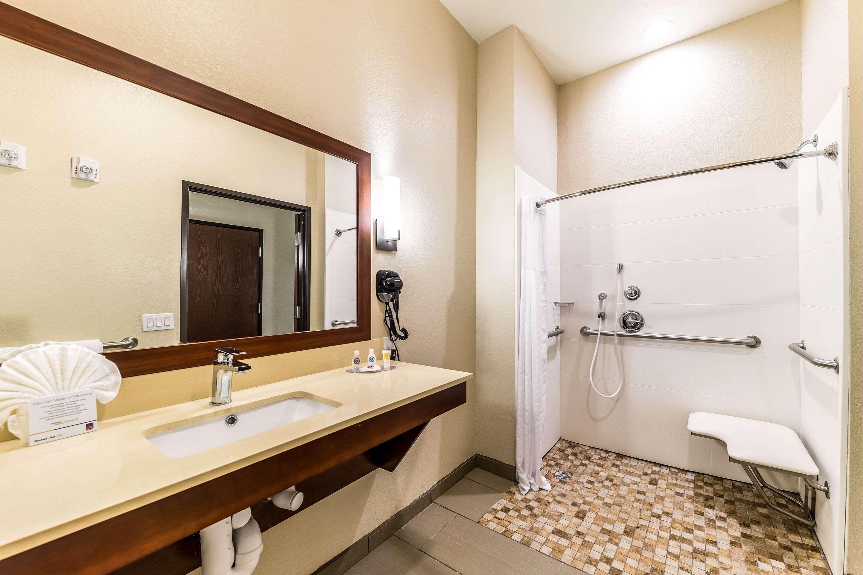 Comfort Suites Grand Prairie - Arlington North Екстер'єр фото