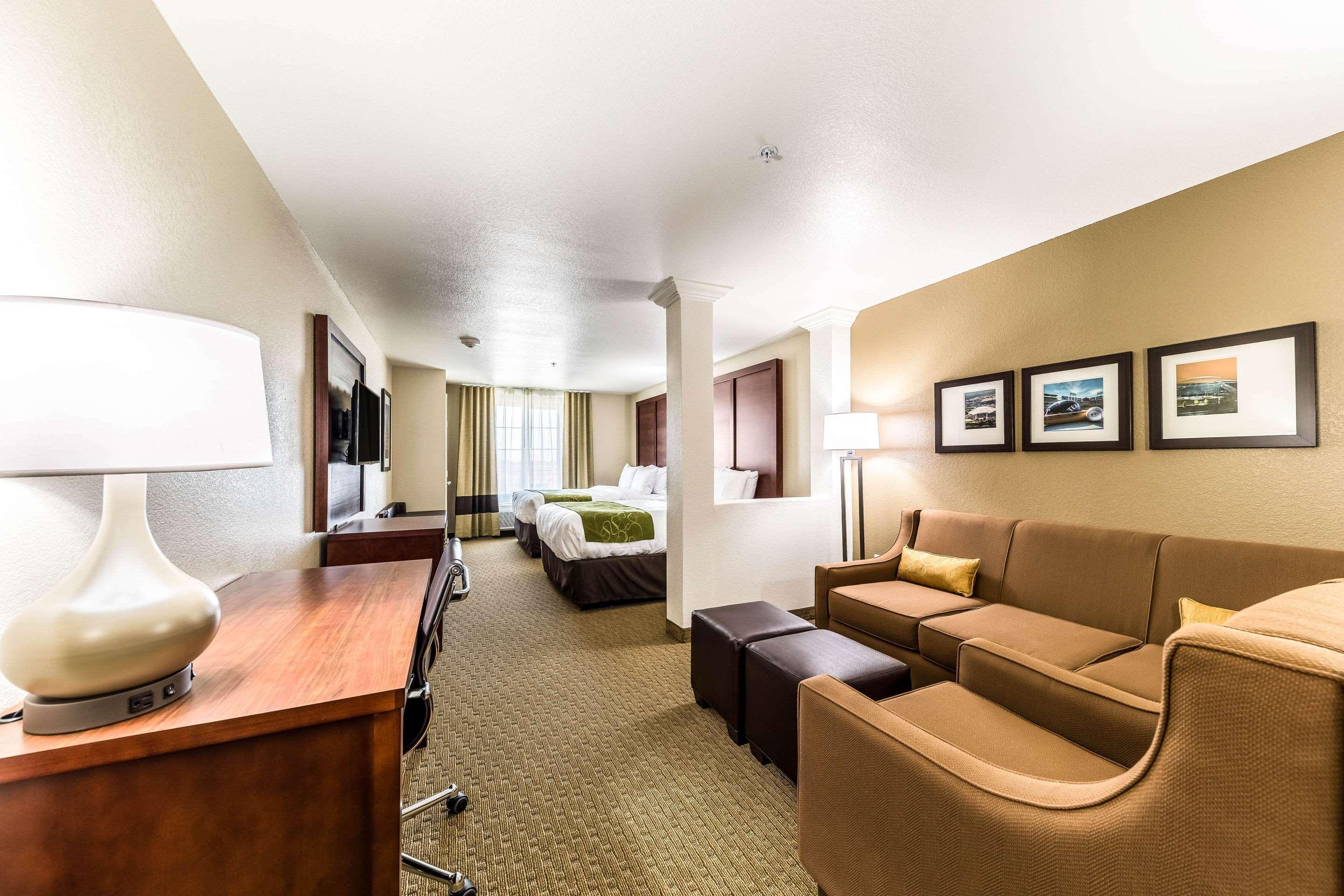 Comfort Suites Grand Prairie - Arlington North Екстер'єр фото