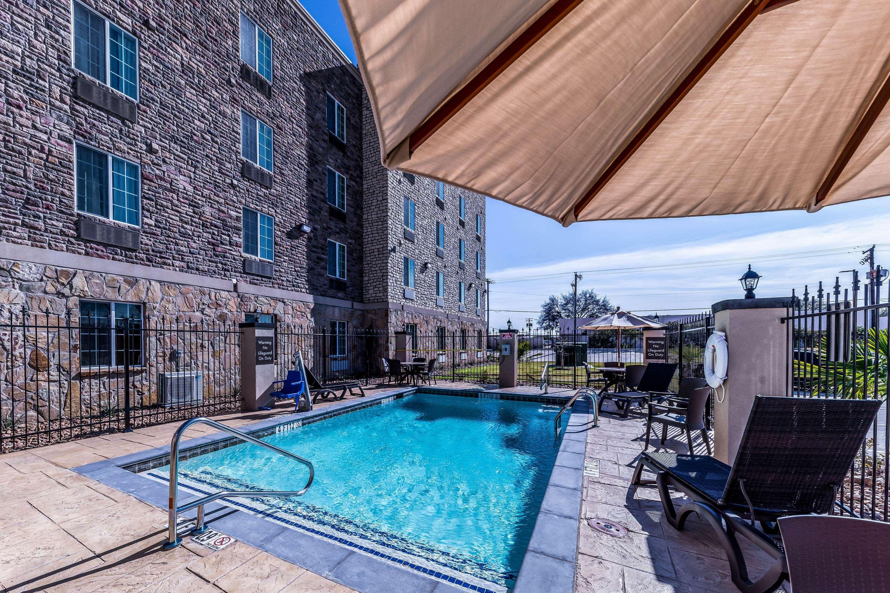 Comfort Suites Grand Prairie - Arlington North Екстер'єр фото