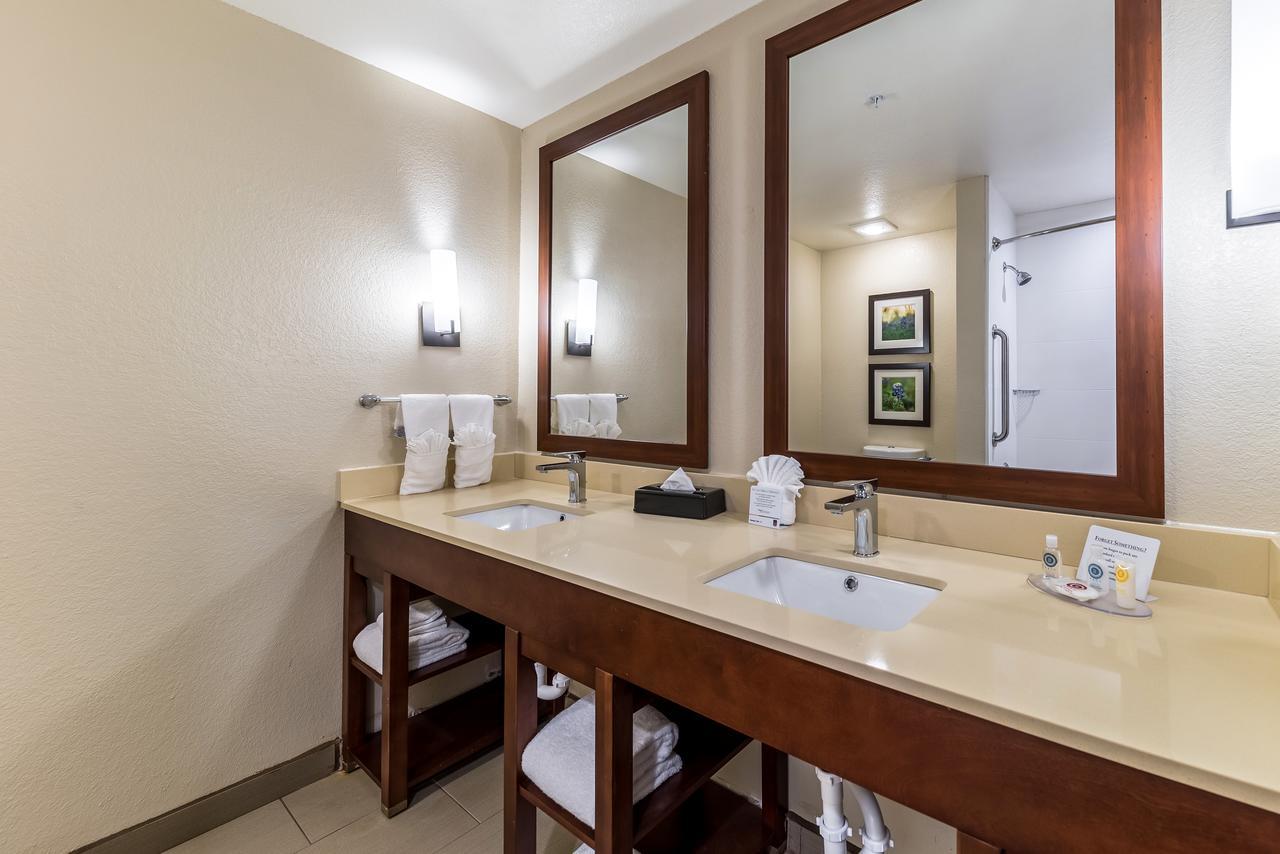 Comfort Suites Grand Prairie - Arlington North Екстер'єр фото